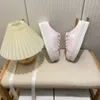 Designer skor vintage casual skor jane triomphe canvas skor broderi sommar utomhus platta damer duk skor lyx skate bräd sneakers