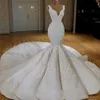 Luxury 2021 Bröllopsklänningar sjöjungfru Deep V Neck Lace Appliques Brudklänningar Pärlor Long Train Vestidos de Novia272V
