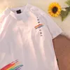 グラフィックティーメンデザイナーTシャツプライドLGBTカラフルなストライププリントゲイレズビアンレインボーコットンY2KスタイルショートティーハイトップトップクルーネックLGBTQスリーブTシャツ