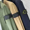 3 opciones Diseñador piedras bolsillo piedras chaqueta manga larga cremallera Insignias hombres camiseta abrigo casual rompevientos bordado camisas para hombre abrigos de otoño Tamaño asiático m-3xl