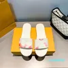 Sandalo da donna Summer Outdoor Beach Shoes Designer Flat Bottom Slippers Sandali alla moda