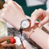Montres-bracelets Mouvement à quartz japonais de haute qualité Montre-bracelet pour femme Bracelet en cuir véritable réglable noir classique; Fermoir à épingle facile à porter