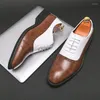 Scarpe eleganti 2023 Moda uomo Colore abbinato Pelle Oxford Brogue Ufficio Pizzo Punta quadrata Confortevole Casual Business