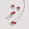 Chaînes Hua Shanshan's Same haut de gamme tourmaline rouge en forme de coeur ouvert anneau un collier boucle d'oreille ensemble