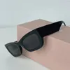 Lüks güneş gözlüğü gözlük tasarımcısı gözlük geniş basit açık gri lens sonnenbrille moda aksesuarları erkekler için spor güneş gözlüğü moda PJ091 C23