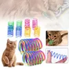 Cat Spring Toy Plastic Colorful Coil Spiral Springs Pet Action breda hållbara interaktiva leksaker Muelle Gato Pet Favor Toy