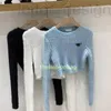 Kadın Sweaters Tasarımcısı 22SS Kadın Turtlenenck Kadın Kazak Kısa Stil Sweatshirt Lady Slim Hoodie Jumpers Örgü Gömlek Tasarım Giysileri 7W1B