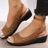 Sandaler kvinnor ihålig fisk mun brun spänne tjock botten stor storlek romerska skor strandsemester tofflor Sandalias de Verano