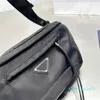 Moda feminina Bolsa de cintura de náilon Marcas masculinas Bolsas de cinto casuais com zíper no peito Fanny Pack Mens Black Bumbag Couro Crossbody