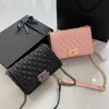 Çanta tasarımcısı çanta lüks crossbody çanta omuz çanta kadınlar çanta dikiş zincirleri tasarım moda büyük kapasiteli ziyafet cüzdanı boş zaman ünlüleri hediye stili güzel