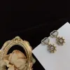 Klasyczne kolczyki perłowe stadniny luksusowe kolczyki projektant biżuterii małe serce vintage kolczyki złoto plisowany jubiler kwiat mody wisiorek Y23136