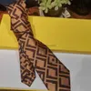 Мужская буква галстук