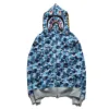 A Bathing Ape Popular logo tête de requin camouflage et laine polaire