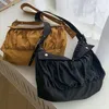 Sacs de soirée 2023 Nylon fermeture éclair femmes sac petite épaule Style coréen plissé Hobos moyen jeunesse bandoulière vente entière