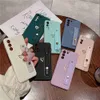 Estuches para teléfonos celulares Love Heart Wristband Holder Funda para teléfono para Samsung S23 S22 S21 Plus Note 20 Ultra S20 FE A52 A72 A42 A32 A51 A71 A73 Soft Cover J230620