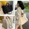 Nuova borsa da spiaggia Xiangjia Pearl Tote Fashion INS una spalla palmare Star stesso stile 5UIY Fabbrica online vendita al 70%