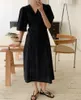 Casual Dresses Korean Chic Summer Retro Style V-Neck Bright Line Design En bit snörning midja för att visa tunn kortärmad klänning