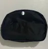 LL Borsa multifunzionale per il trucco Borsa da toilette da viaggio a forma di conchiglia portatile Borsa cosmetica a sei colori Donna