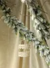 Dekorative Blumen, künstlicher Weihnachtskranz, Tischdekoration, Zederngürtel, Kiefer, Fenster, Weinrebe, Blatt, Blume, Pflanze, Restaurant, Party, Desktop