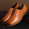 Sukiej buty oryginalne skórzane mężczyźni formalne Oxford dla Brogue Sapato Social Masculino Chaussures Hommes Pointu