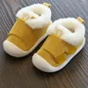 Zapatos deportivos de invierno para bebés, primeros andadores, botas antideslizantes para niños, zapatillas de deporte de suela blanda para bebés de felpa cálida para niñas nacidas