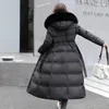 Trench da donna 2023 Autunno Inverno Grande cappotto di pelliccia Giacca lunga da donna Parka con cappuccio Donna calda Cotone solido