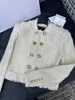 Damenjacken, Designer-Frühling/Sommer, neuer französischer Promi-Stil, eleganter Rundhalsausschnitt, zweireihig, Goldknopf, Quaste, Jacke, Kurzmantel, Damen IB5L