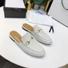 Designer Princetown Slippers Sandaler Loafers i äkta läder Skor Män Kvinnor Spets Sammet Dam Fritidssko Mules Metall Spänne Bin Ormmönster med låda