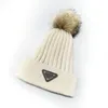 Stickad hatt designer beanie cap mens höst vinter mössor lyxskalle mössor casual monterad mössa/skalle mössor ins ny net röd designkänsla nisch kall hattar hög 2023