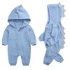 Rompers 2023 Spring Kids Tales Born Baby Romper Suit Solid Hooded Dino Boys Girls CotthBabywear 4 Colors 230619