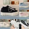 Lady Designer Casual Schoenen Driehoek Dikke Zool Dubbele Wiel Nylon Sneakers Vrouwen Wit Canvas Luxe Lage Lederen Schoenen HOFY