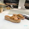 Designer 2023 Summer Brown äkta läder tjocka sulstrand tofflor Fashion Simple Mixed Colors Wedges Heel Women Open Toe Slides