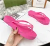 Slippare Fashion Outdoor Designer Ladies Flip Flops Simple Youth Slides Moccasin Shoes Lämpliga för vårens sommar- och hösthotell Shops andra platser Babiq05