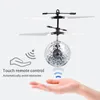 Светодиодные игрушки детские мини -ири -чувствительность RC Helicopter самолеты Летающий шарик Светодиодный светодиодный освещение Quadcopter Dron Leatrod Luminous Ball Fly Helic 230621