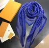 Halsdukar 2023 halsduk designer mode real behåll högklassig halsdukar silk enkla retro stil tillbehör för kvinnors twill scarve 11 färger v halsduk med ruta bqvi
