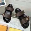 Novas sandálias femininas de grife, chinelos fashion em relevo, sapatos rasos casuais, tamanho 35-42, com caixa