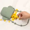 Autre bébé alimentation portable un sac de collation en silicone gratuit sac de conservation de conteneur de stockage de nourriture réutilisable avec sucette chaîne trucs 230620