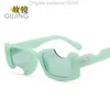 Solglasögon 2021 Nya modemärkesglasögon av trasiga solglasögon Kvinna Hip-Hop Male Mint Green Soft HPGV