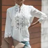 Kvinnors blusar skjortor boho inspirerade vit boho skjorta spets blus för kvinnor blommor lace lapptäcke ihåliga skjorta virkade spetsar topp höst damer topps j230621
