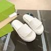 Designer Sandalen Vrouwen Platform Sandaal Dikke Bodem Slipers Waterdichte Hakken Geborduurde Schoenen Mode Slipper Muilezels Stylist Zomer Strand Slides