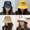 Szerokie krawędzi Hats Bucket Women Dublesided Hafted Smiley Fisherman Hurtowa hurtowa dwustronna z basenem Sezonowe Słońce 230620