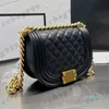 Womens Saddle Postman Boy Bags Caviar Leather Diamond Quilted Metal Hardware Chain Crossbody Mini Portefeuilles Designer Luxe Handtassen Portemonnee Zes Kleuren 20CM