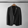 Mäns kostymer svart grå prom blazers män lyx metall fjäder brosch singel knapp blazer mode smal fit party man 5xl