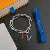 23ss femmes bracelets de créateurs mode bouton type lettres en métal bracelet haute qualité en laiton matériel bracelet bijoux ornement