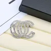 Famous Designer Pearl Brooch Letter Brooches For Women Charm Wedding Fashion Clothing Gift Jewelry Accessoriey 20style