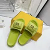 Capsule de qualité supérieure Vamp Pocket Nylon Summer Beach Pantoufles Open Toes Designer de luxe pour femmes Appartements de vacances Chaussures d'usine avec boîte Livraison gratuite