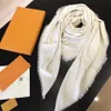 2023 Scarf Designer Fashion Real Keep High-klasss halsdukar Silk Simple Retro Style Accessoarer för Womens Twill Scarve 11 Colors V Scarf With Box