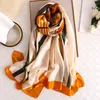 Halsdukar 2023 Spring Autumn Style Warm Scarf Women Sun-resistent Beach Handduk Tryckt sjal Silk Poncho