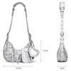 Designer Le Cagole Petit sac à bandoulière en cuir de vieux accessoires en métal Sac sous les bras de moto Sac à bandoulière plissé à franges rivetées pour femmes