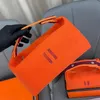 2023 Nieuwe Designer Handtas Luxe Lunchbox Tas Waszak Canvas Innerlijke Tanktas Opbergtas Vrouwen Convenience Bag Handheld Make-up Tas Geschenk van Zijden sjaal